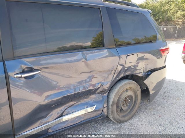 5TDYZ3DC1HS767427 Toyota Sienna Xle 8 Passenger