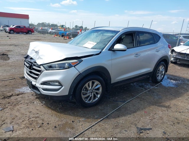 Hyundai TUCSON SE 2016 KM8J33A41GU145609 Image 2