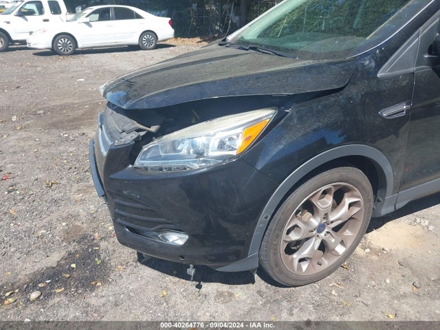 1FMCU0J9XGUA72286 Ford Escape Titanium