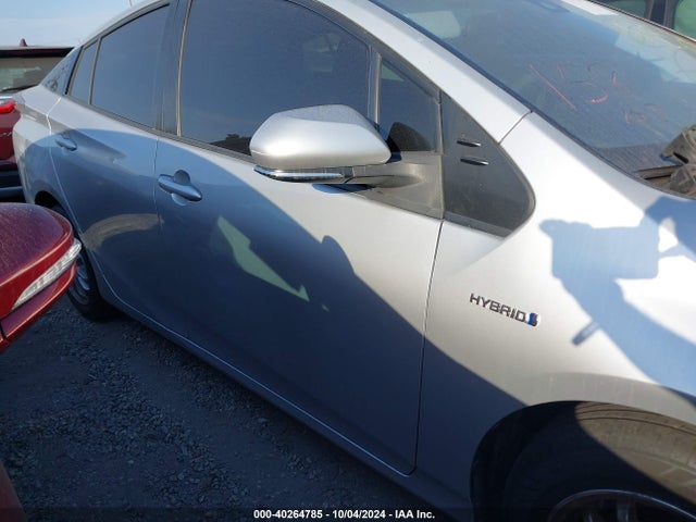 Toyota Prius Two 2017 JTDKBRFU5H3030879 Image 13