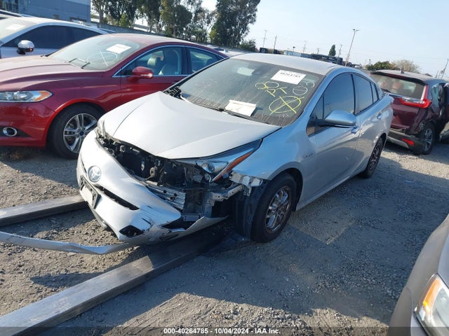 Toyota Prius Two 2017 JTDKBRFU5H3030879 Image 2