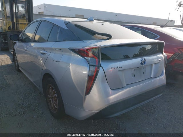 Toyota Prius Two 2017 JTDKBRFU5H3030879 Image 3