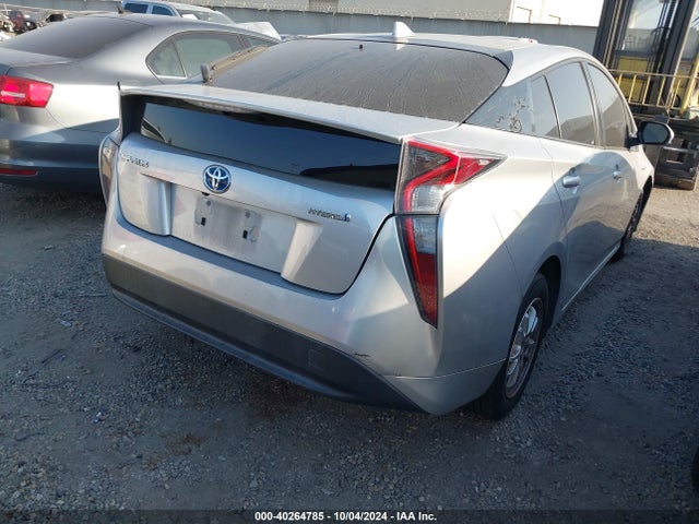 Toyota Prius Two 2017 JTDKBRFU5H3030879 Image 4