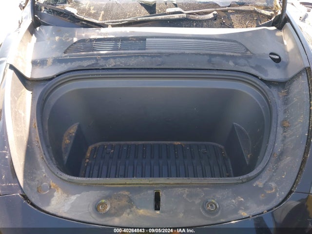2020 TESLA MODEL Y 5YJYGDEE5LF057679 Photo 9