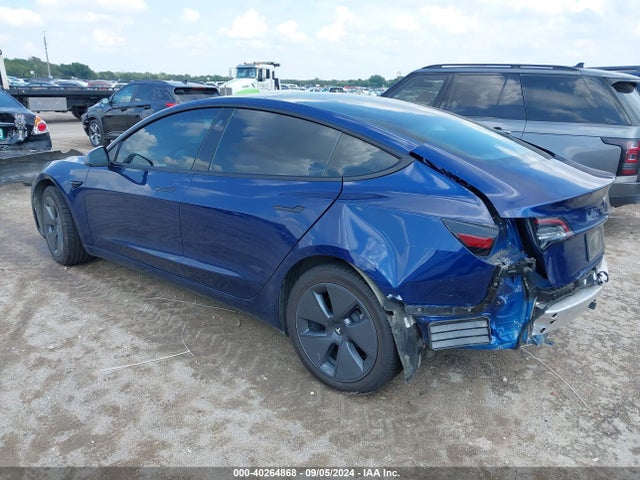 2022 TESLA MODEL 3 5YJ3E1EBXNF182068 Photo 2