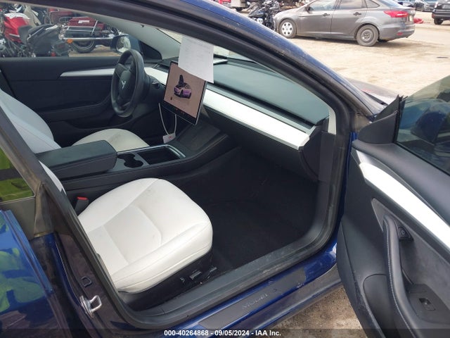 2022 TESLA MODEL 3 5YJ3E1EBXNF182068 Photo 4