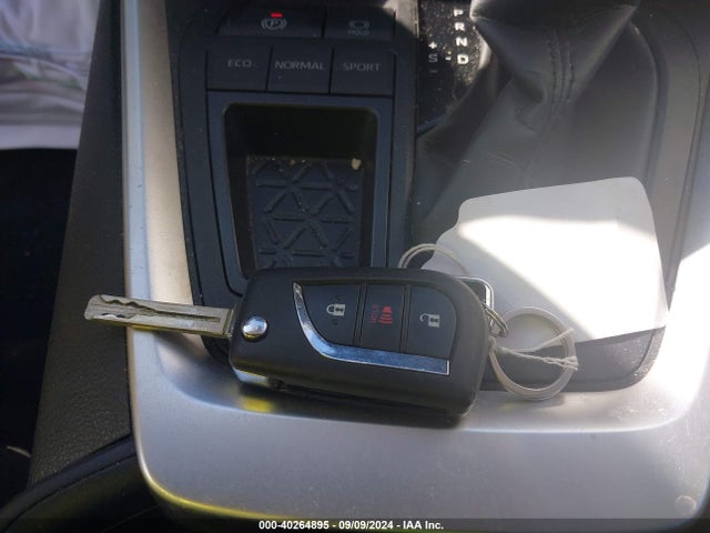 Toyota RAV4 LE 2021 JTMH1RFV3MD074938 Image 11