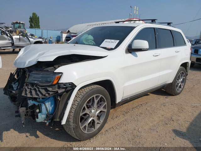 1C4RJFBG7JC225789 Jeep Grand Cherokee Sterling Edition 4x4