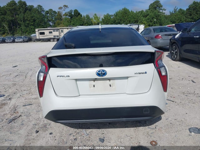 Toyota Prius Two 2016 JTDKBRFU6G3515353 Image 16