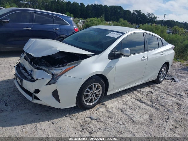 Toyota Prius Two 2016 JTDKBRFU6G3515353 Image 2
