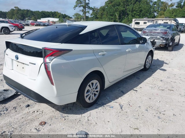 Toyota Prius Two 2016 JTDKBRFU6G3515353 Image 4