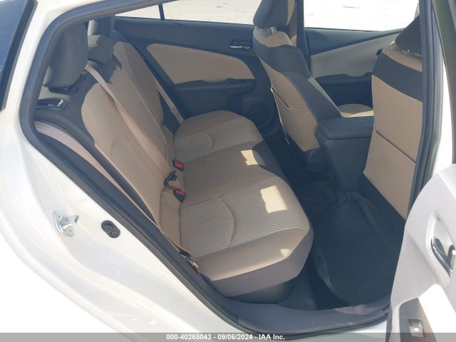 Toyota Prius Two 2016 JTDKBRFU6G3515353 Image 8