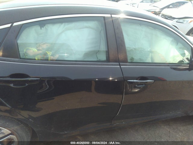 Honda Civic Lx 2018 2HGFC2F58JH558354 Image 13