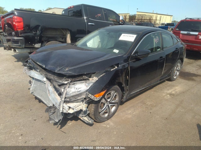 Honda Civic Lx 2018 2HGFC2F58JH558354 Image 2