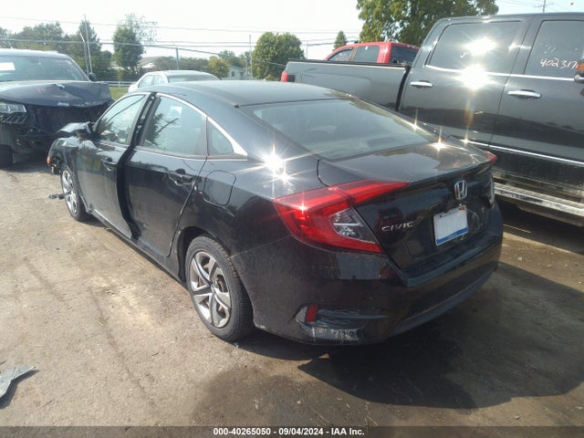 Honda Civic Lx 2018 2HGFC2F58JH558354 Image 3