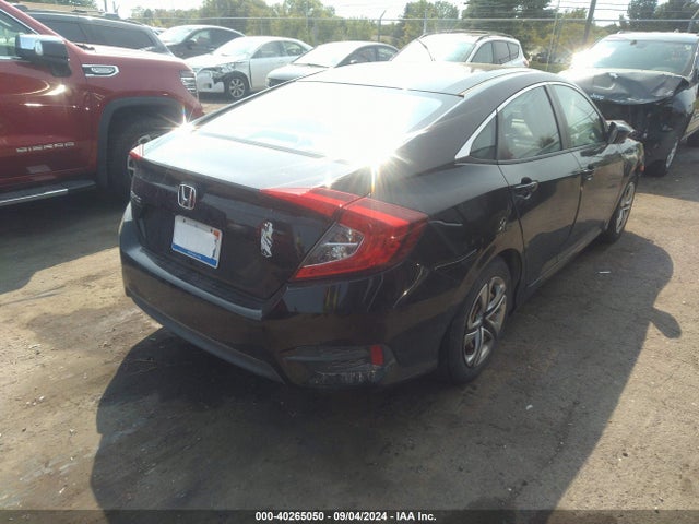 Honda Civic Lx 2018 2HGFC2F58JH558354 Image 4