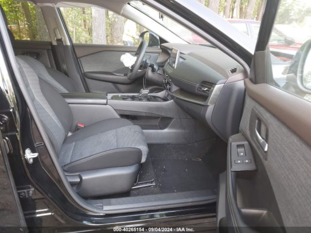 JN8BT3BA8PW428434 Nissan Rogue Sv Fwd