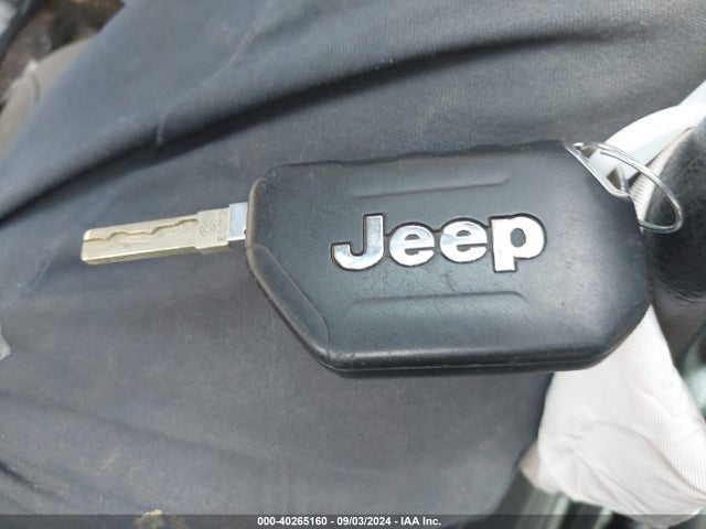 1C4HJXDG5JW150717 Jeep Wrangler Unlimited Sport 4x4