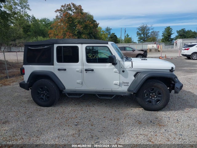 1C4HJXDG5JW150717 Jeep Wrangler Unlimited Sport 4x4