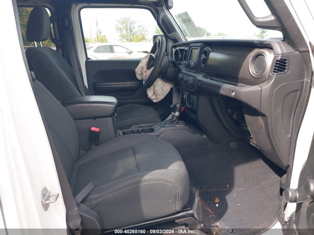 1C4HJXDG5JW150717 Jeep Wrangler Unlimited Sport 4x4