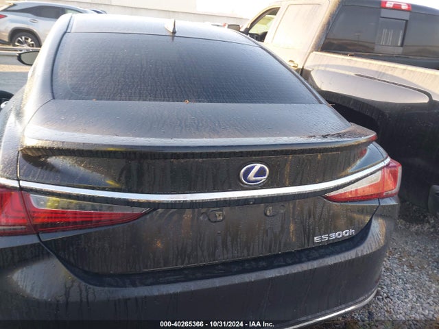 Lexus ES 300H 2022 58ADA1C19NU025914 Image 16