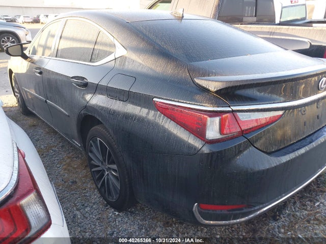 Lexus ES 300H 2022 58ADA1C19NU025914 Image 3