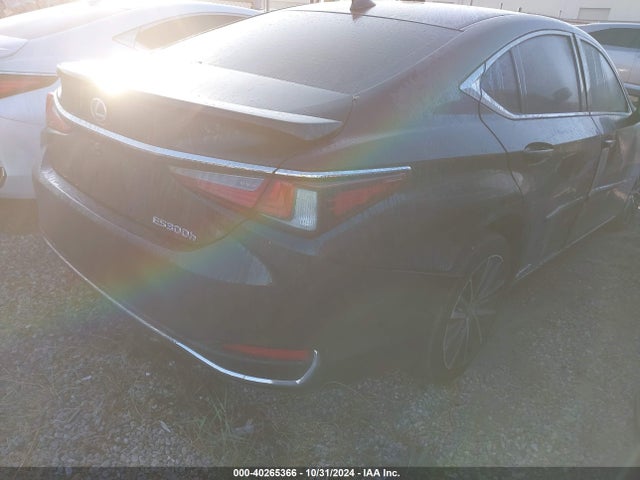 Lexus ES 300H 2022 58ADA1C19NU025914 Image 4