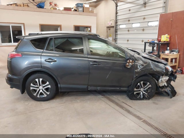 Toyota RAV4 LE 2018 JTMZFREV1JJ179014 Image 14