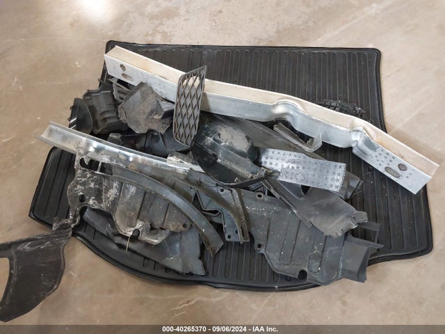 Toyota RAV4 LE 2018 JTMZFREV1JJ179014 Image 12