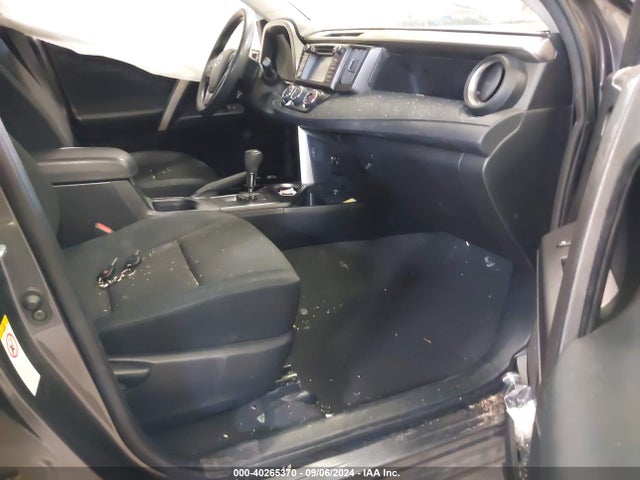Toyota RAV4 LE 2018 JTMZFREV1JJ179014 Image 5