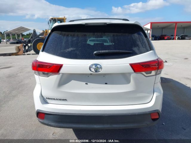 5TDZARFH7KS052764 Toyota Highlander Le