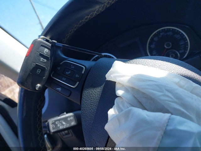 WVGAV7AX7GW533055 Volkswagen TIGUAN SE