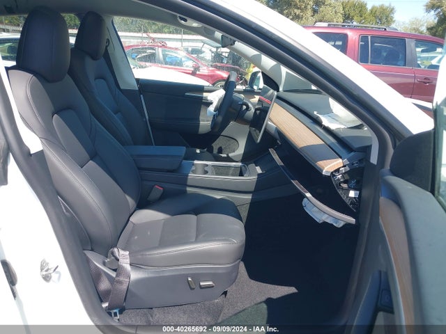2024 TESLA MODEL Y 7SAYGDEE0RA280527 Photo 4