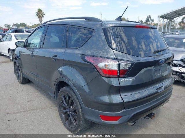 Ford ESCAPE SE 2018 1FMCU9GD6JUA55685 Image 3