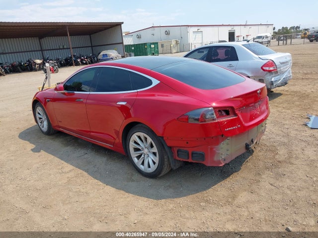 2018 TESLA MODEL S 5YJSA1E22JF244242 Photo 2