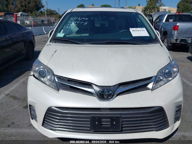 5TDYZ3DC1LS082949 Toyota SIENNA XLE