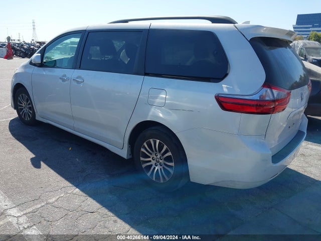 5TDYZ3DC1LS082949 Toyota SIENNA XLE