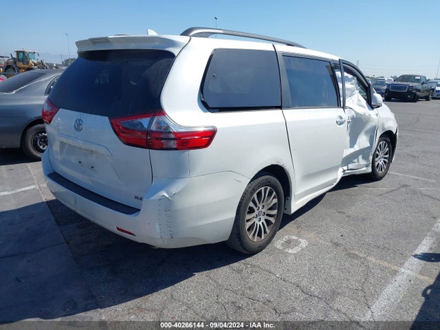 5TDYZ3DC1LS082949 Toyota SIENNA XLE