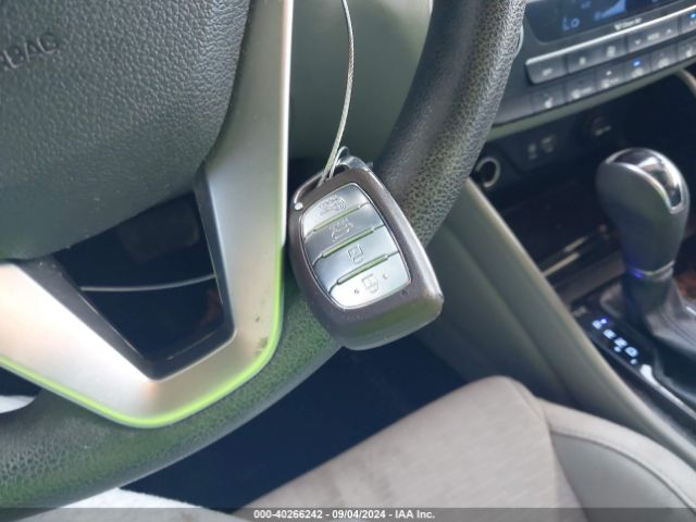 KM8J33ALXKU897678 Hyundai TUCSON SEL