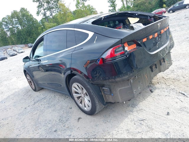 2019 TESLA MODEL X 5YJXCAE22KF184495 Photo 2