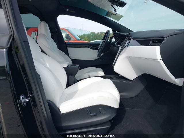 2019 TESLA MODEL X 5YJXCAE22KF184495 Photo 4