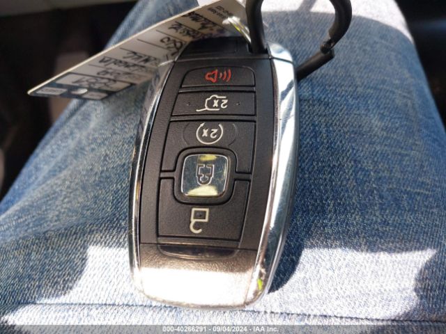 5LMCJ3D99KUL10186 Lincoln Mkc Reserve