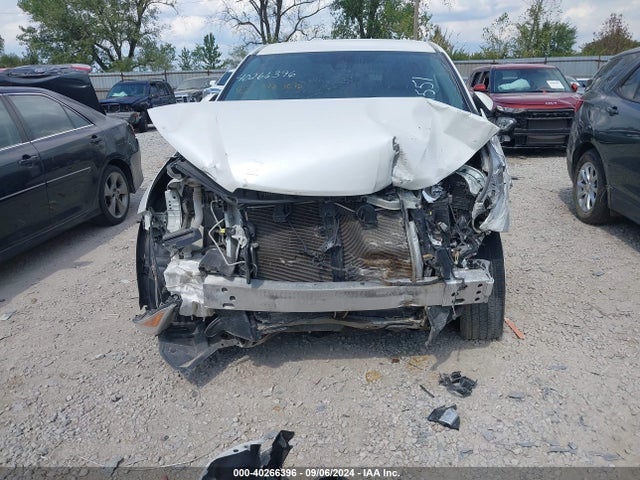 5TDZARFH3JS041551 Toyota Highlander Le