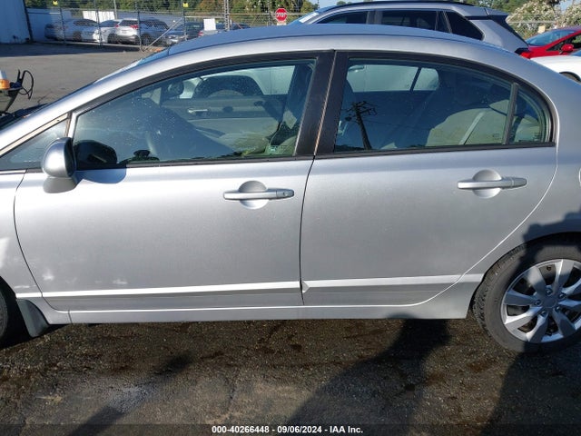 Aukcja sprzedaży 2008 Honda Civic Sdn Lx, vin: 2HGFA16558H318382, numer aukcji: 40266448