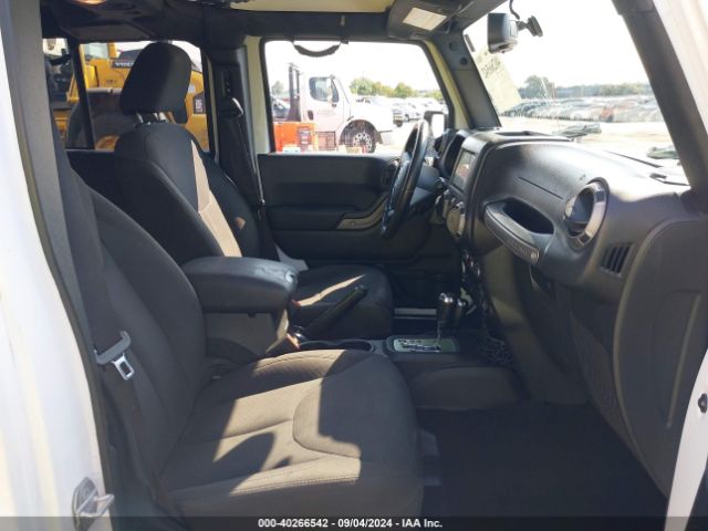 1C4BJWDG2FL521373 Jeep Wrangler Unlimited Sport