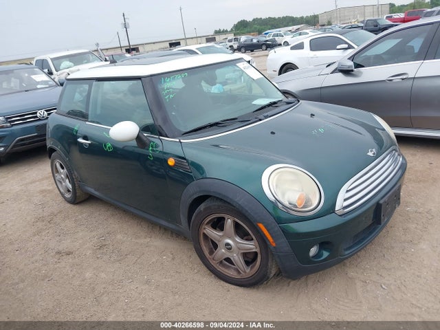 2009 MINI COOPER WMWMF33599TW72415 Photo 0
