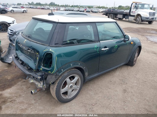2009 MINI COOPER WMWMF33599TW72415 Photo 3