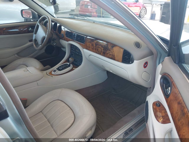 2002 JAGUAR XJ8 SAJDA14C22LF41971 Photo 4