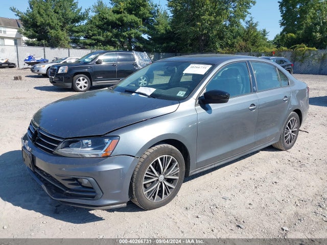 3VWDB7AJ5JM254441 Volkswagen Jetta 1.4t Se/1.4t Wolfsburg Edition