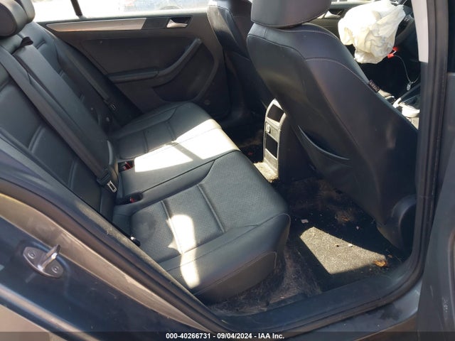3VWDB7AJ5JM254441 Volkswagen Jetta 1.4t Se/1.4t Wolfsburg Edition